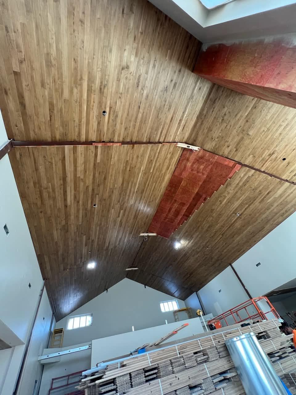 Plank ceiling at the skylight